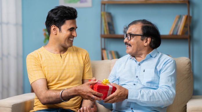 Short Message For Father Presenting gifts in Christmas